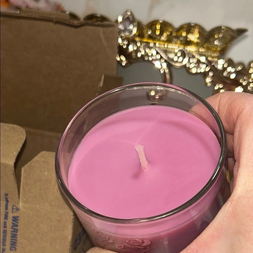 Bath and Body Works Inspire Love Rose + Vanilla Scented Candle.  8oz. New in Box - Picture 5 of 13